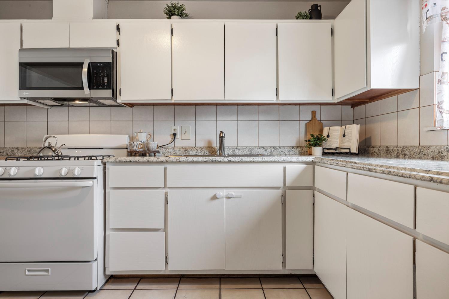 747 Prusso St, Livingston, CA 95334