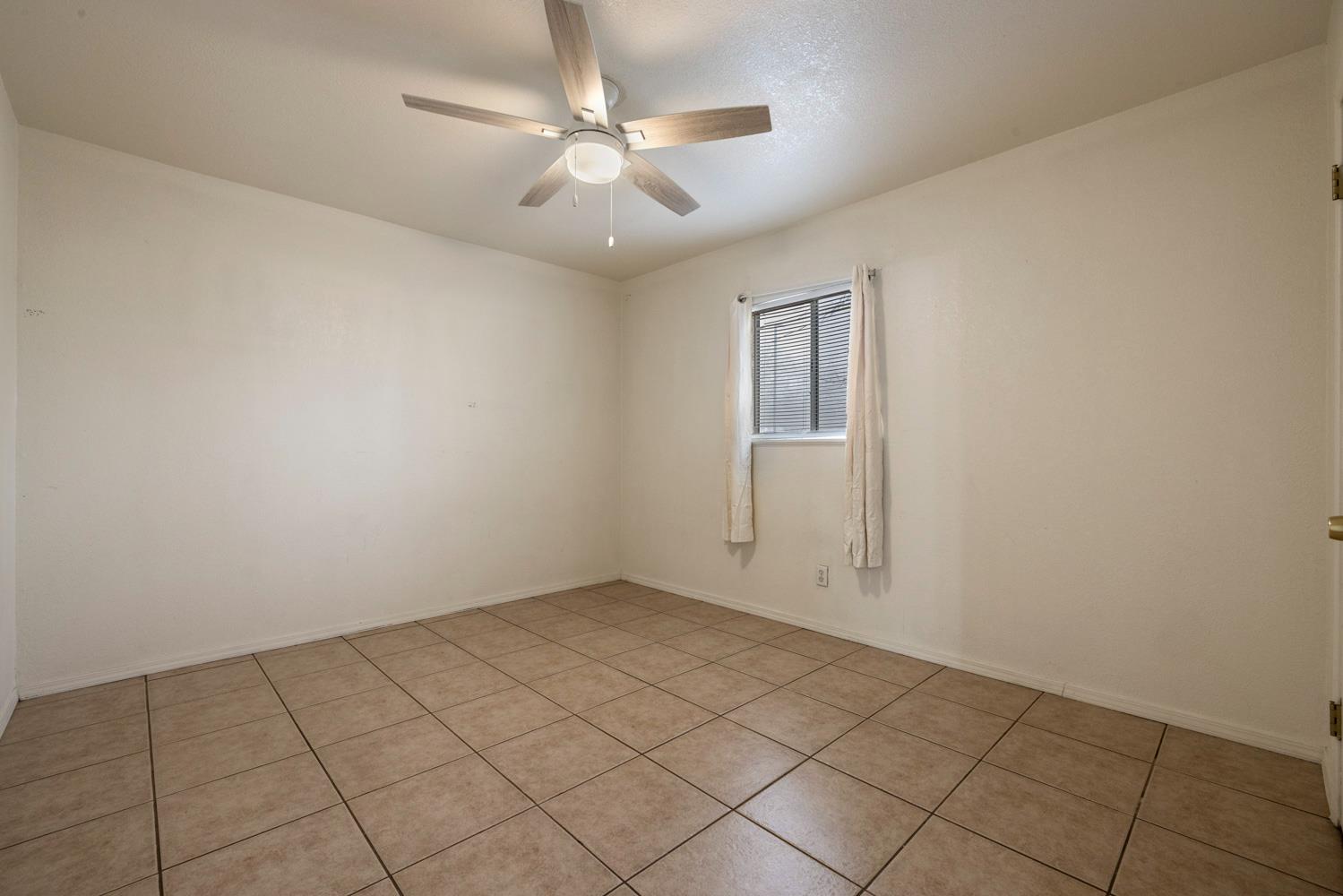 747 Prusso St, Livingston, CA 95334