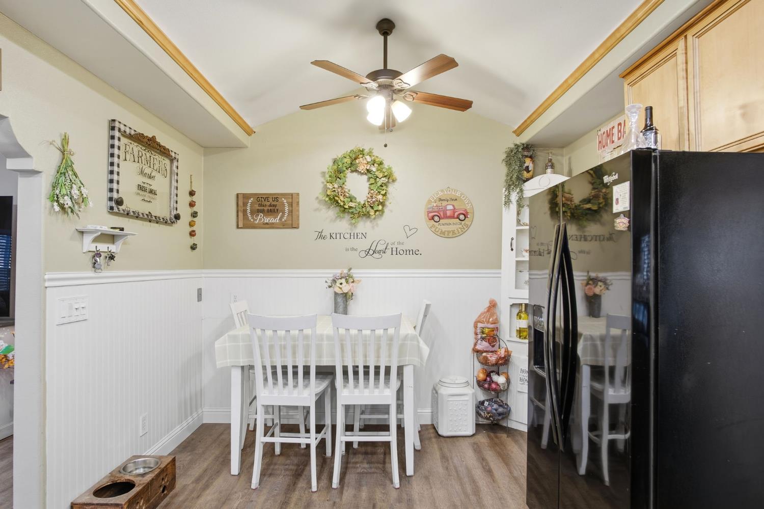 1087 E A St, Oakdale, CA 95361