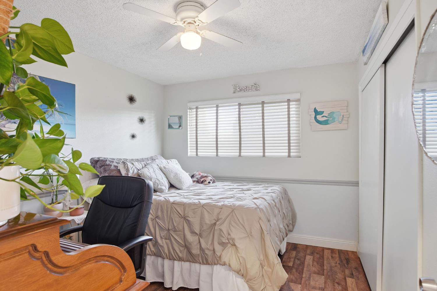 1087 E A St, Oakdale, CA 95361