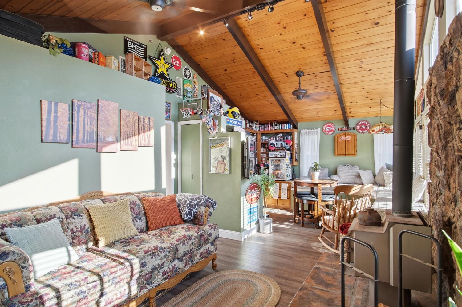 1087 E A St, Oakdale, CA 95361