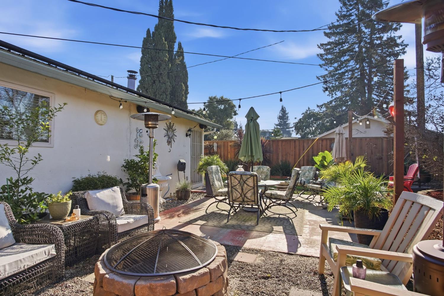 1087 E A St, Oakdale, CA 95361