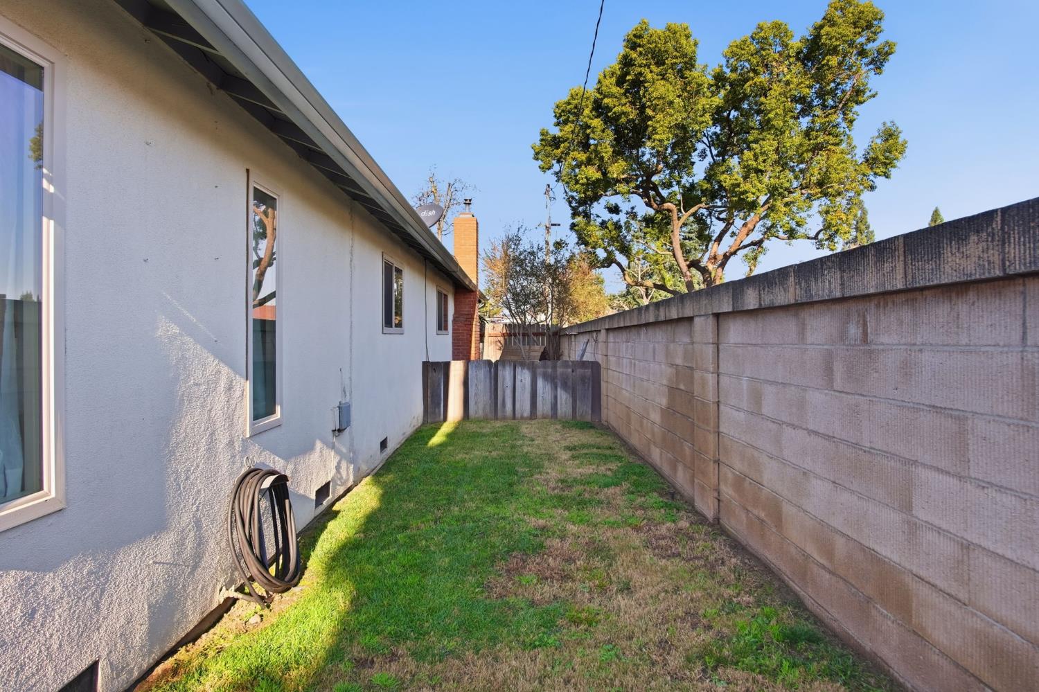 1087 E A St, Oakdale, CA 95361