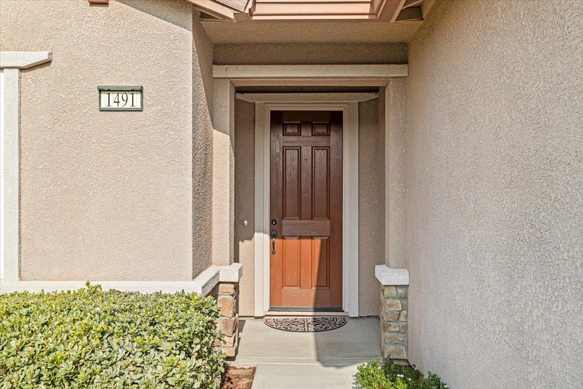 1491 Arbor Brook Dr, Manteca, CA 95336