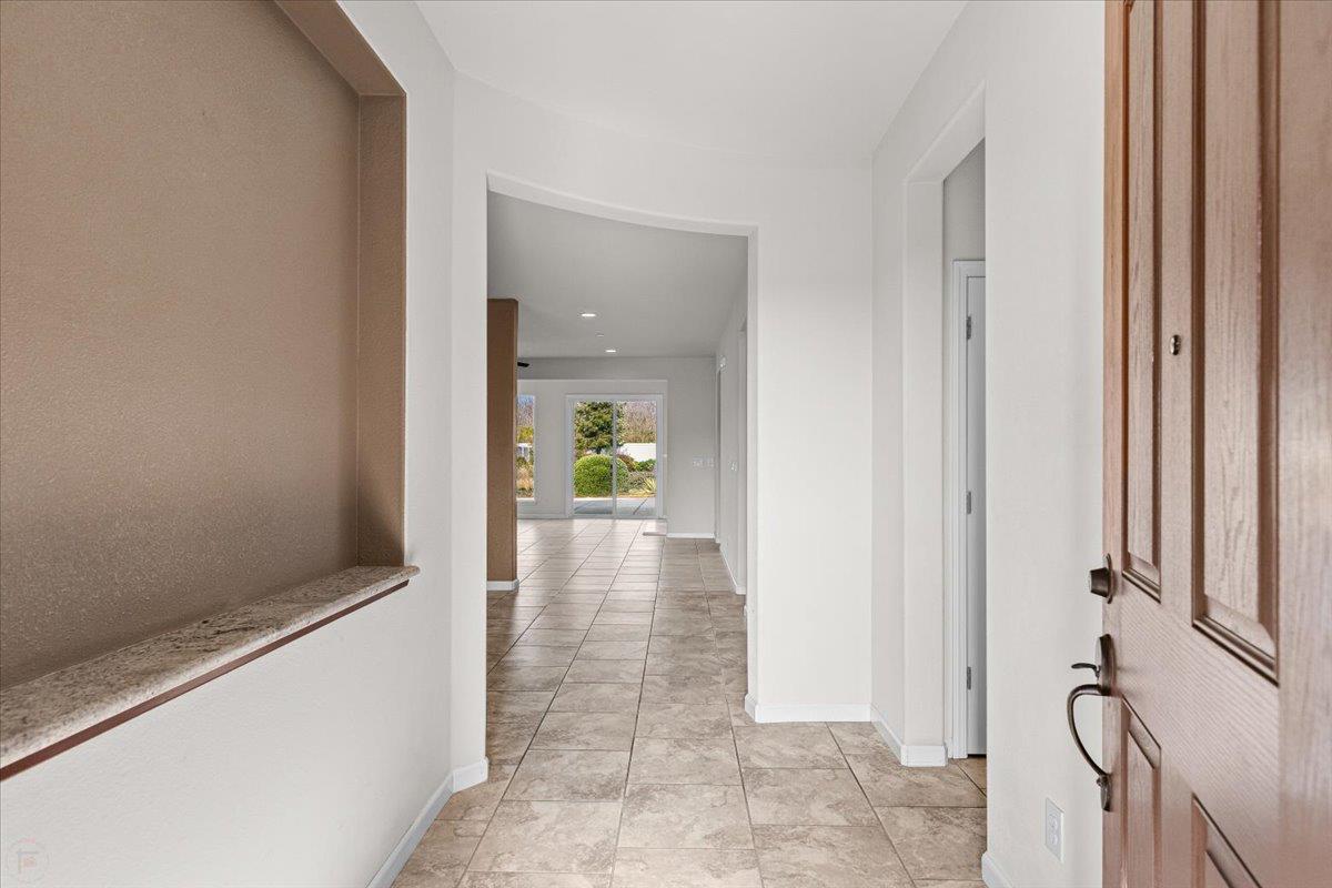 1491 Arbor Brook Dr, Manteca, CA 95336