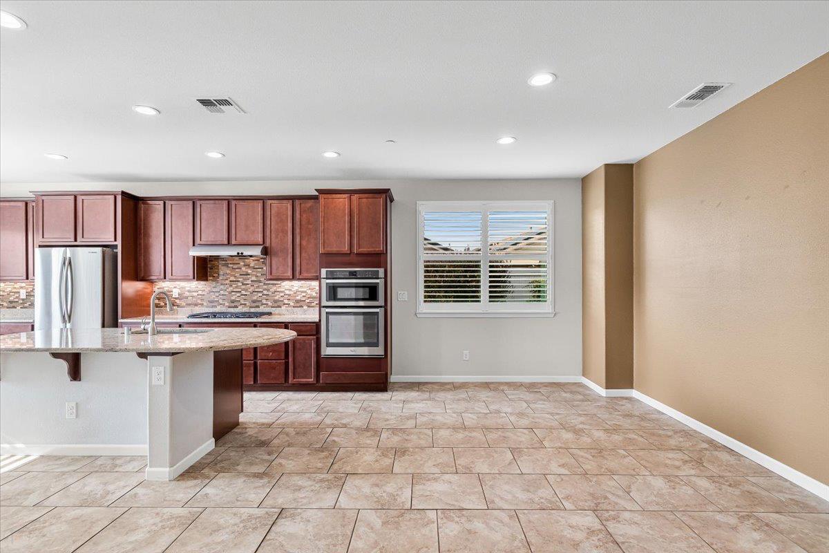 1491 Arbor Brook Dr, Manteca, CA 95336