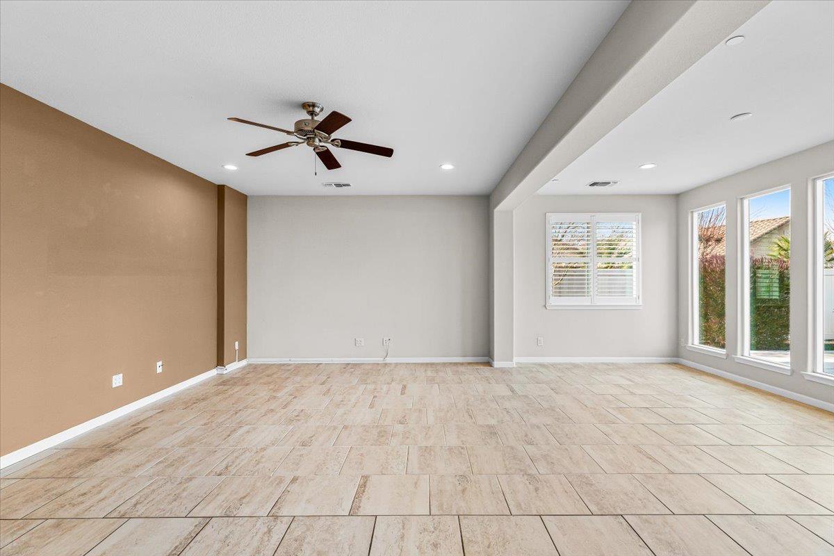 1491 Arbor Brook Dr, Manteca, CA 95336