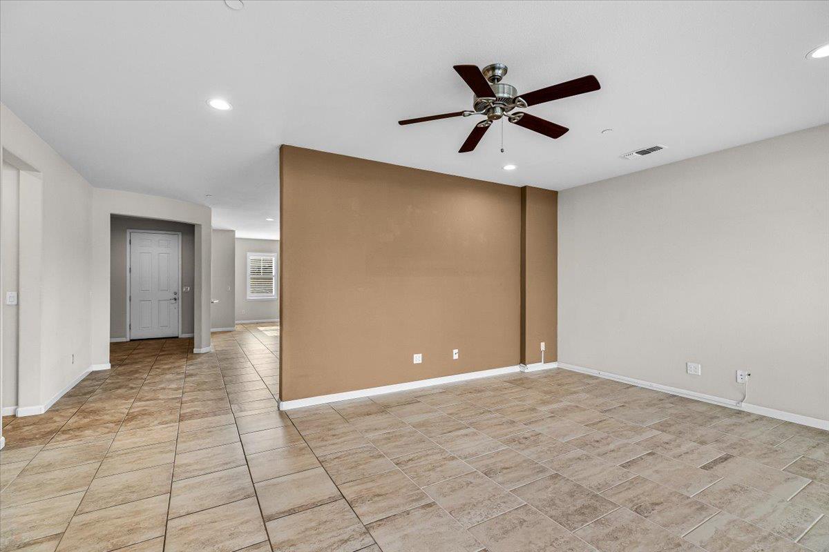 1491 Arbor Brook Dr, Manteca, CA 95336