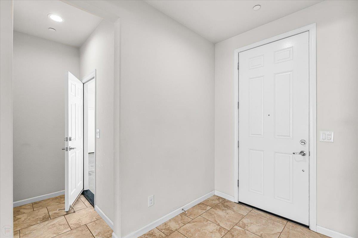 1491 Arbor Brook Dr, Manteca, CA 95336