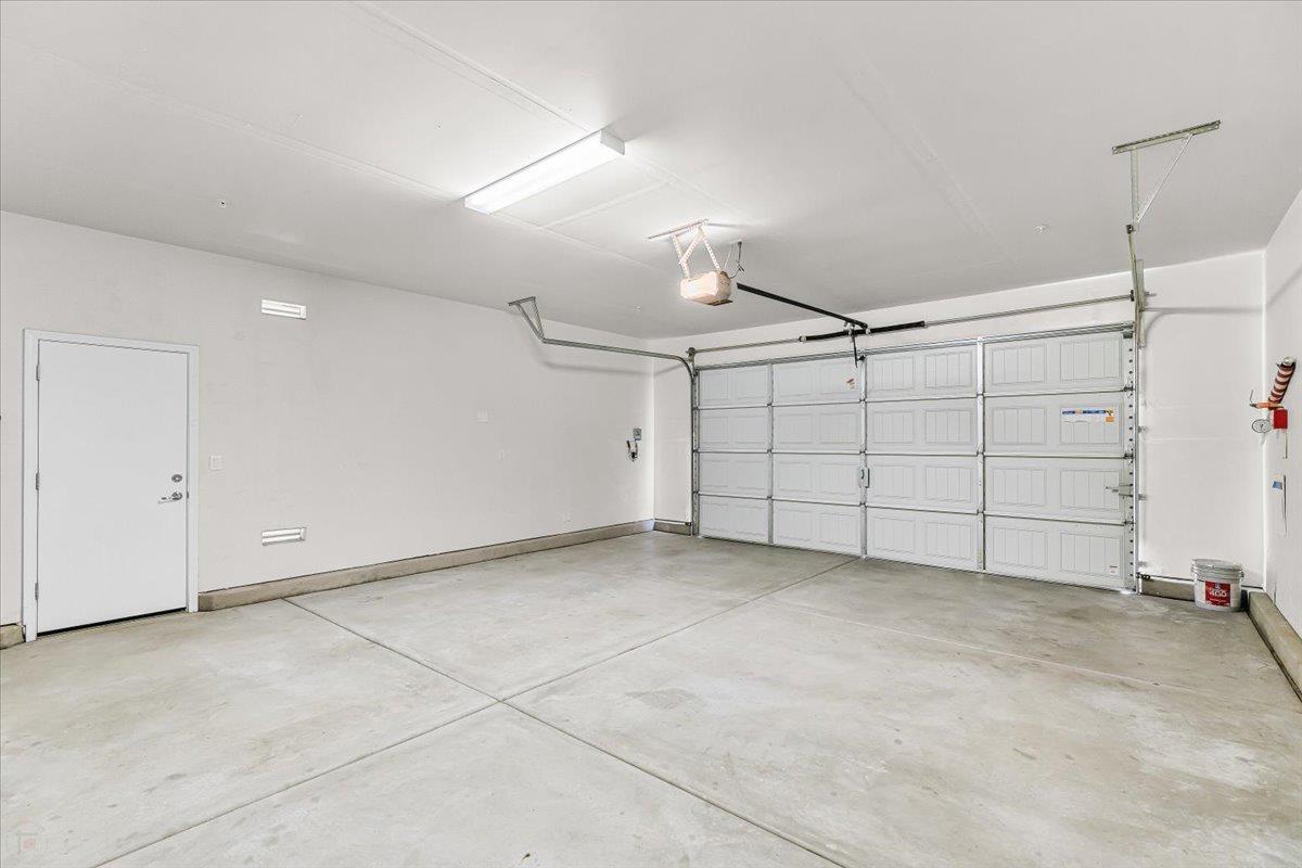 1491 Arbor Brook Dr, Manteca, CA 95336