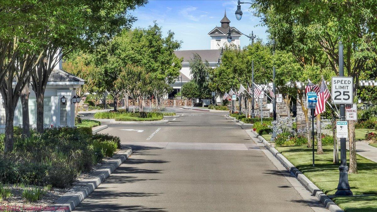 1491 Arbor Brook Dr, Manteca, CA 95336