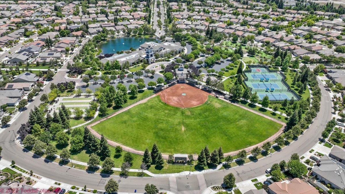 1491 Arbor Brook Dr, Manteca, CA 95336