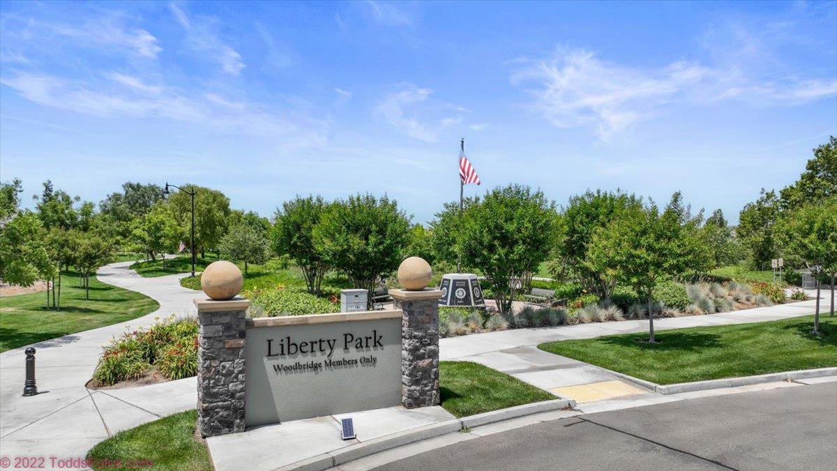 1491 Arbor Brook Dr, Manteca, CA 95336