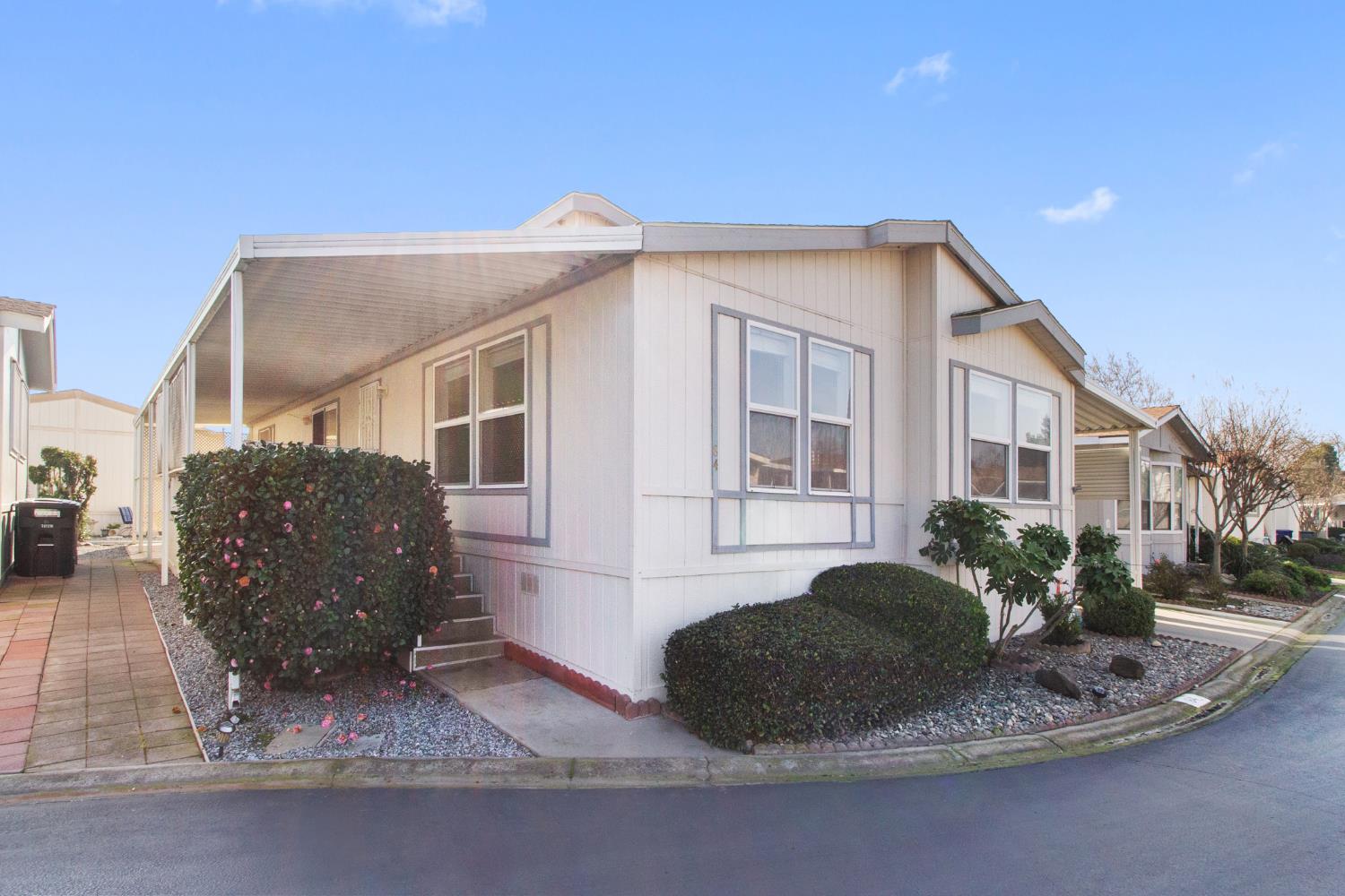 1500 Held Dr #84, Modesto, CA 95355