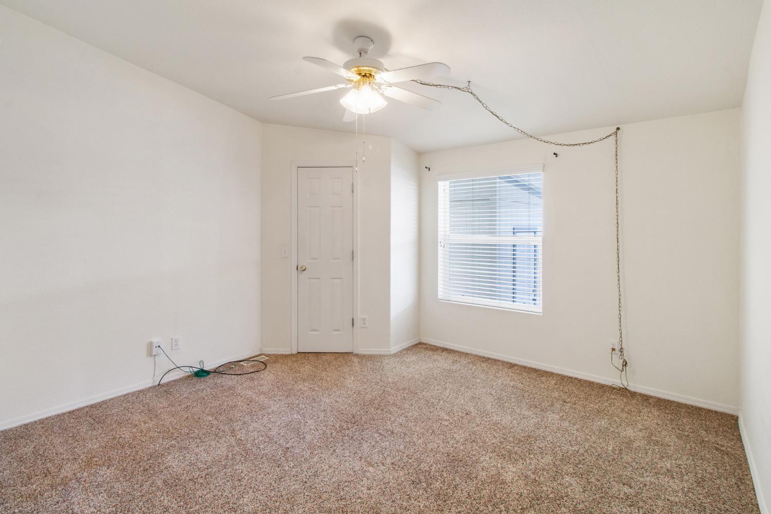 1500 Held Dr #84, Modesto, CA 95355