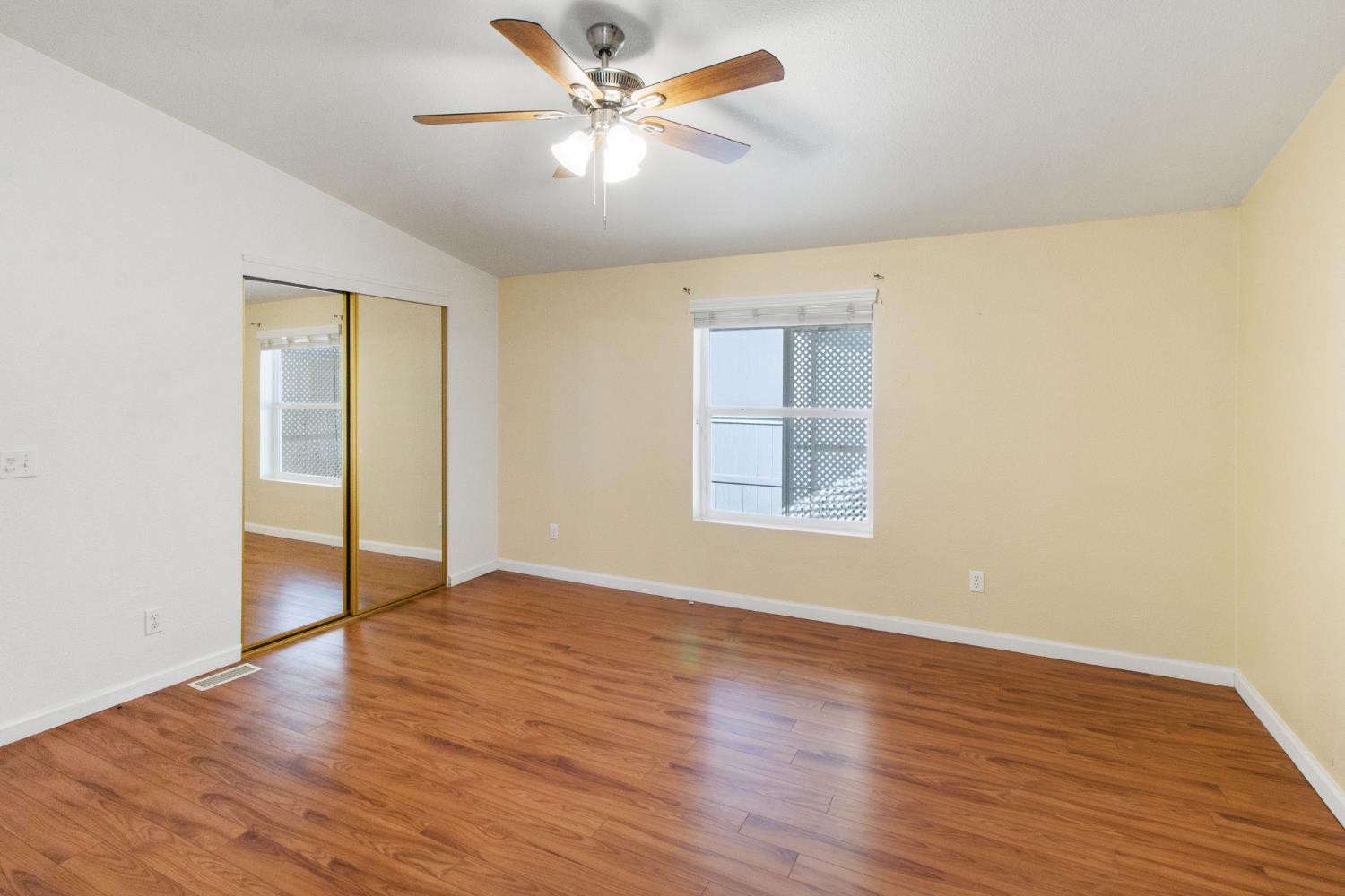 1500 Held Dr #84, Modesto, CA 95355