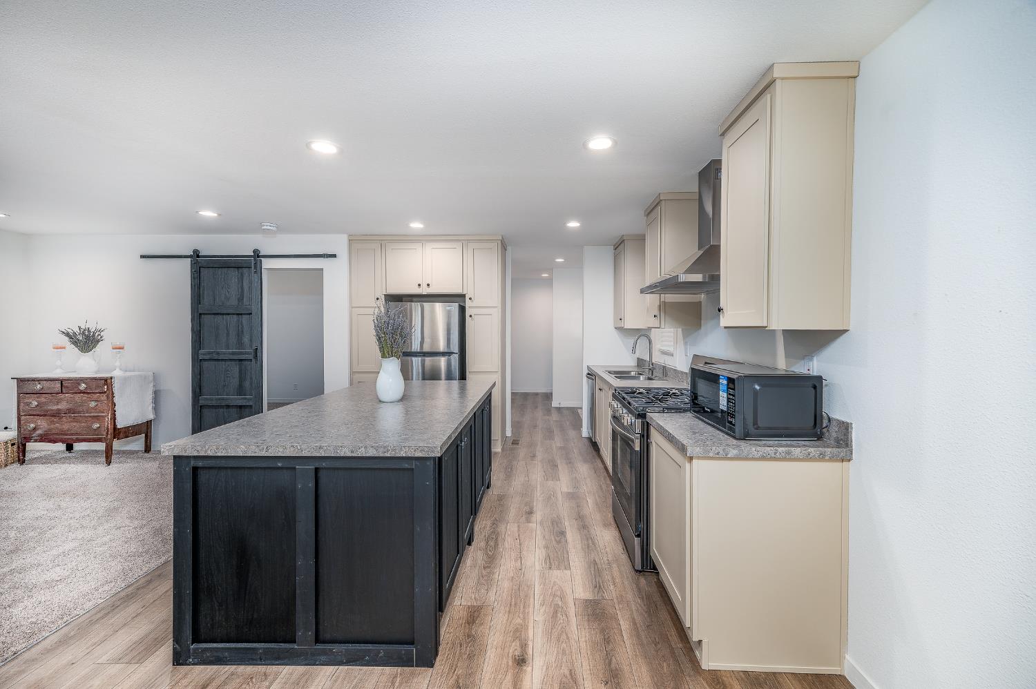 2307 Oakdale Rd #13, Modesto, CA 95355