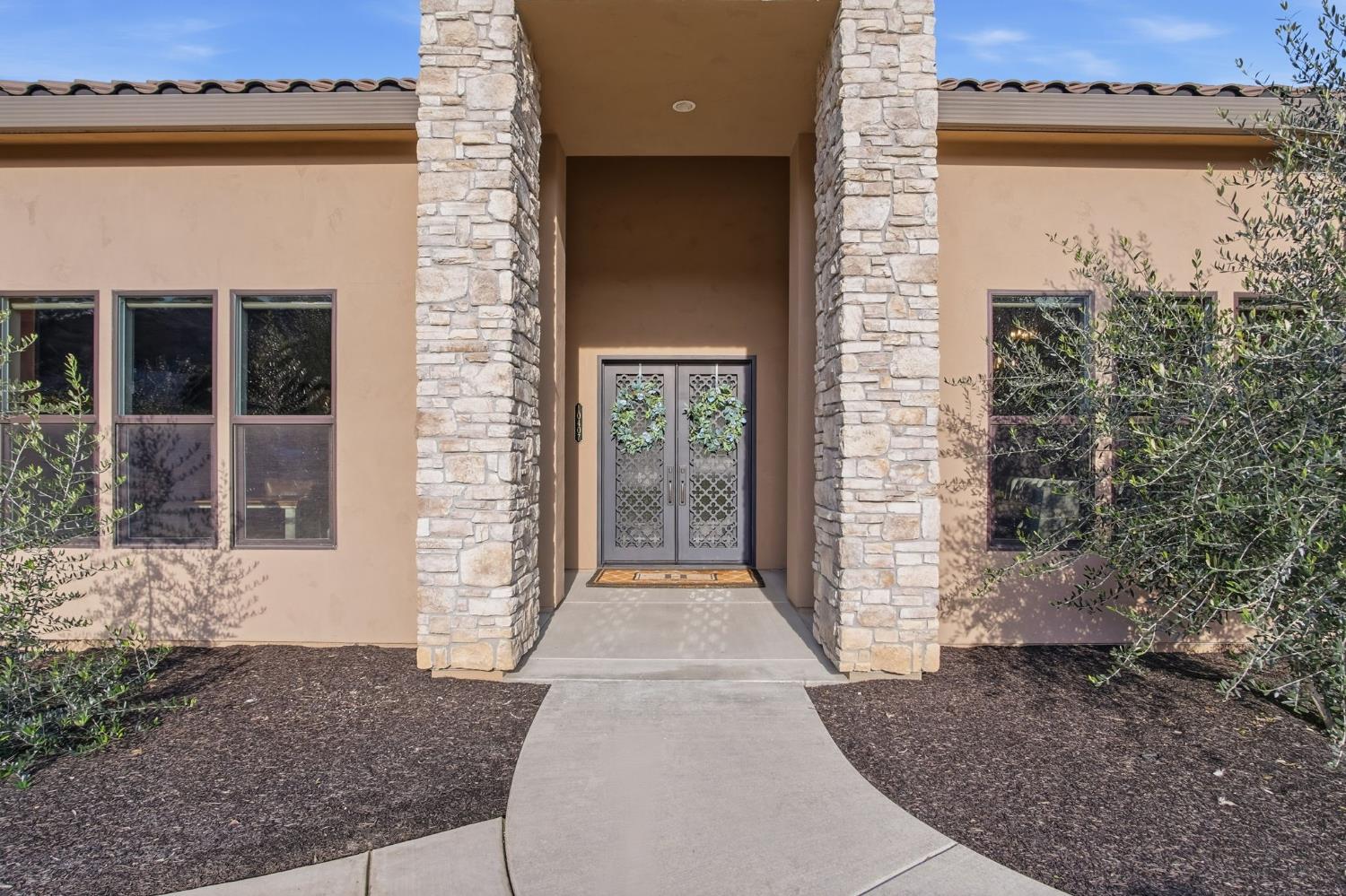 10407 Fox Borough Dr, Oakdale, CA 95361