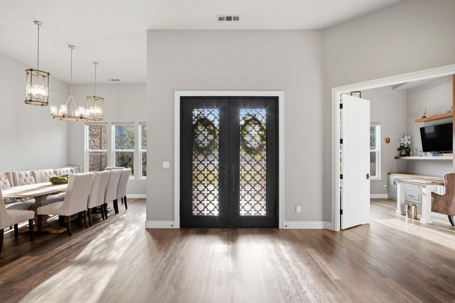 10407 Fox Borough Dr, Oakdale, CA 95361