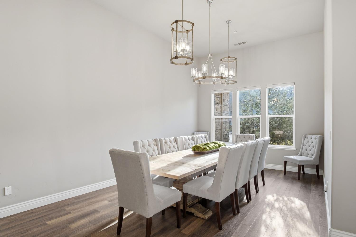 10407 Fox Borough Dr, Oakdale, CA 95361