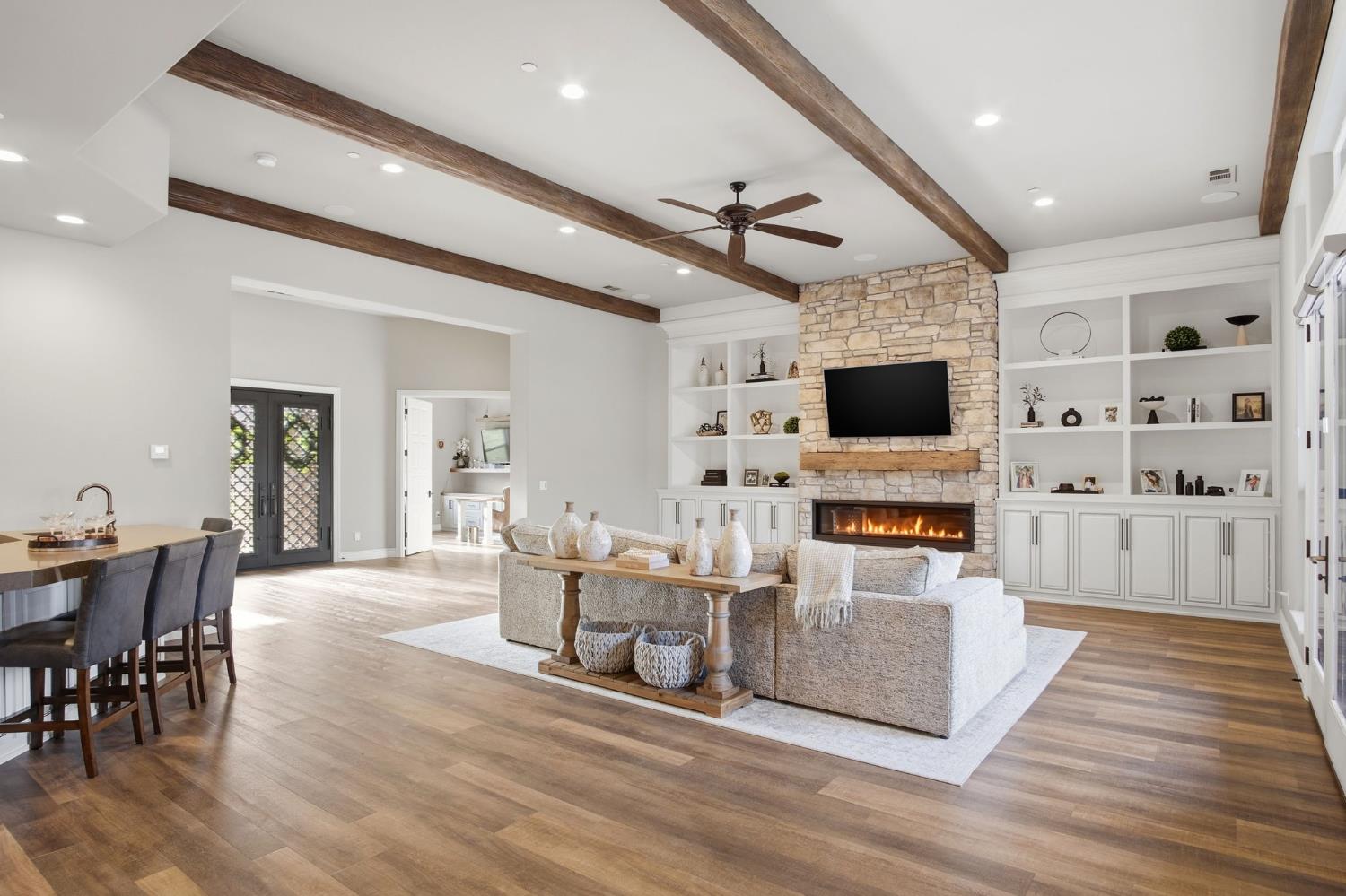 10407 Fox Borough Dr, Oakdale, CA 95361