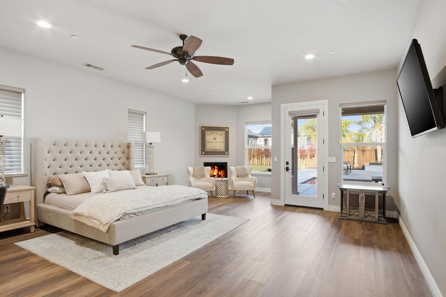 10407 Fox Borough Dr, Oakdale, CA 95361