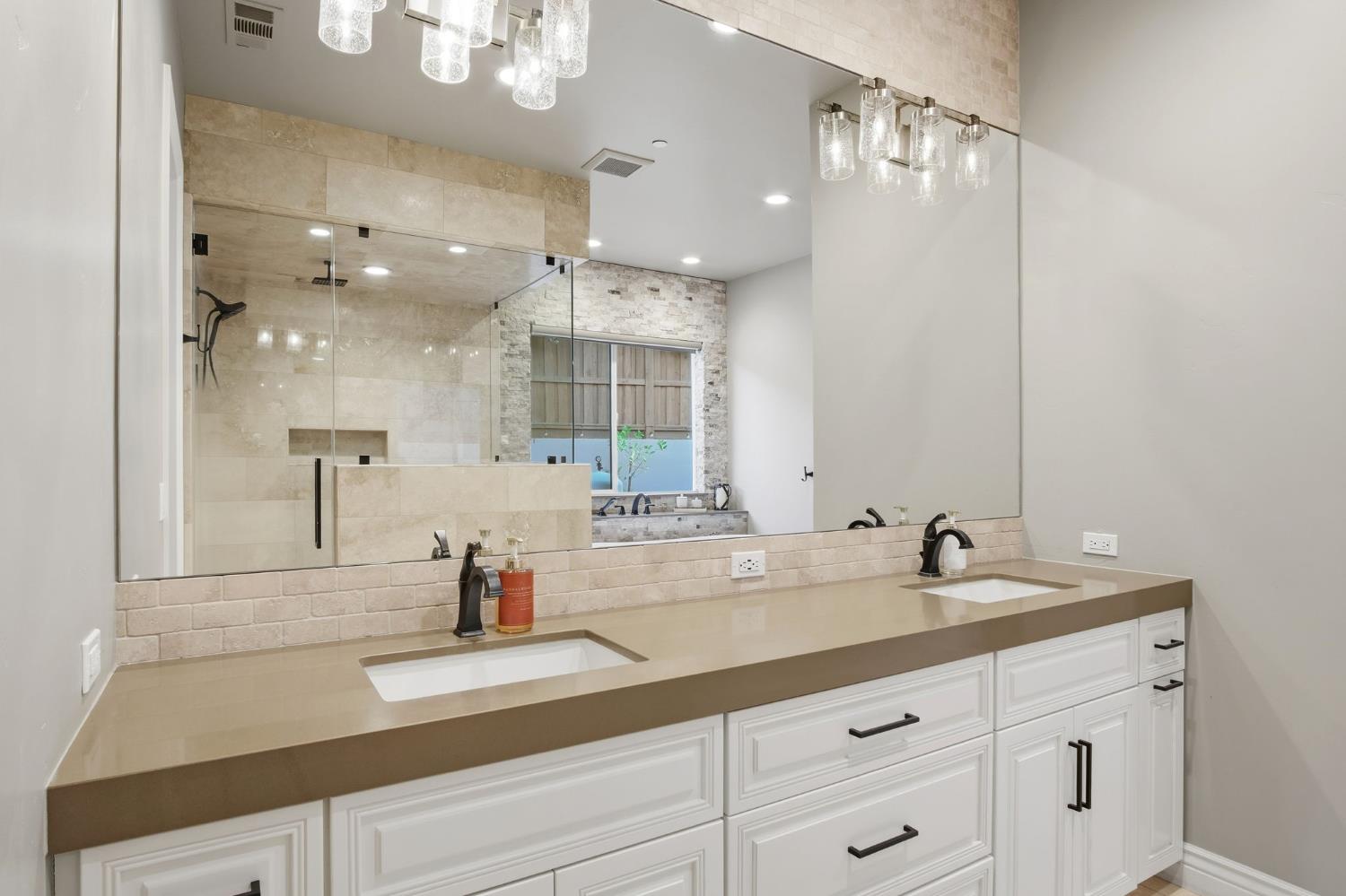 10407 Fox Borough Dr, Oakdale, CA 95361