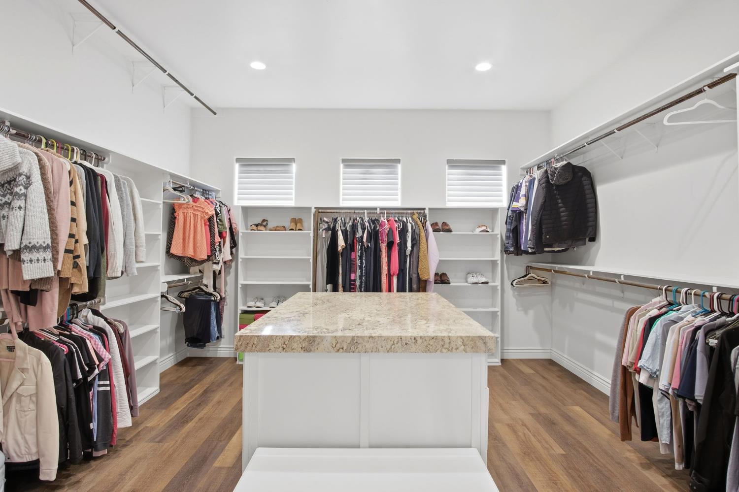 10407 Fox Borough Dr, Oakdale, CA 95361