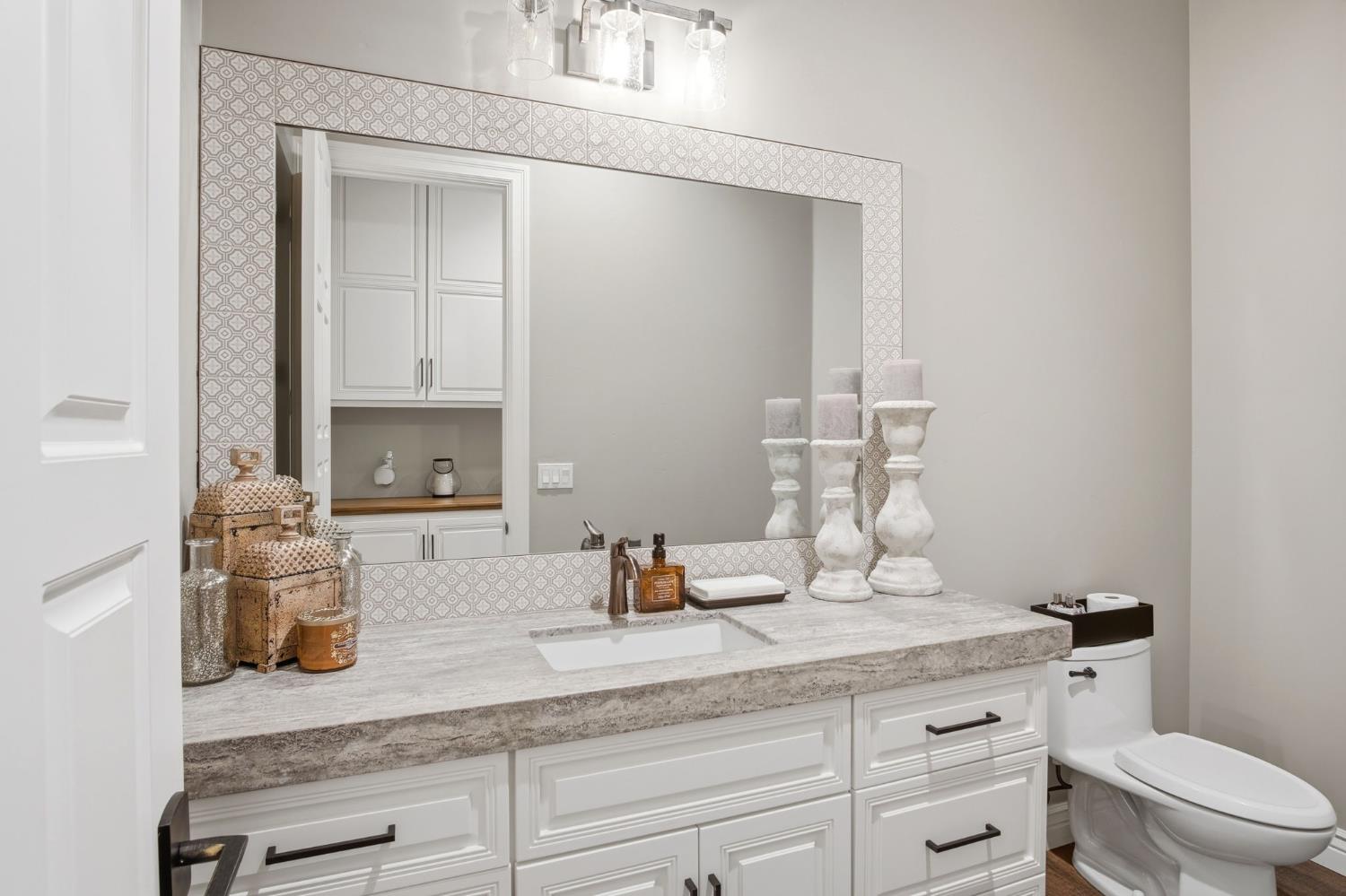 10407 Fox Borough Dr, Oakdale, CA 95361