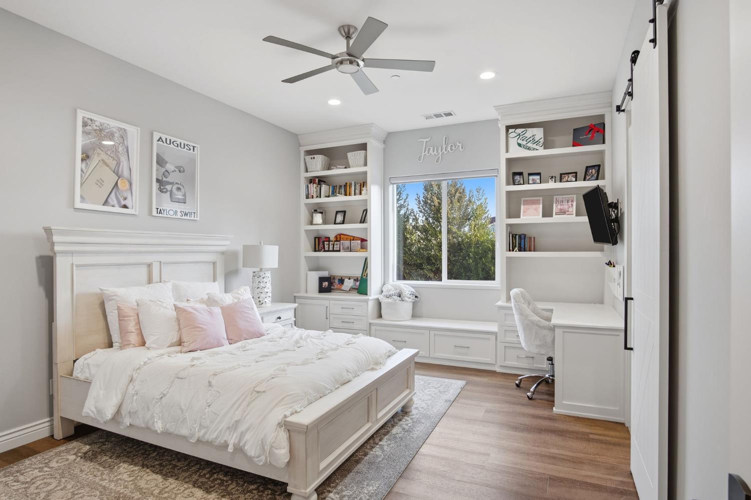 10407 Fox Borough Dr, Oakdale, CA 95361