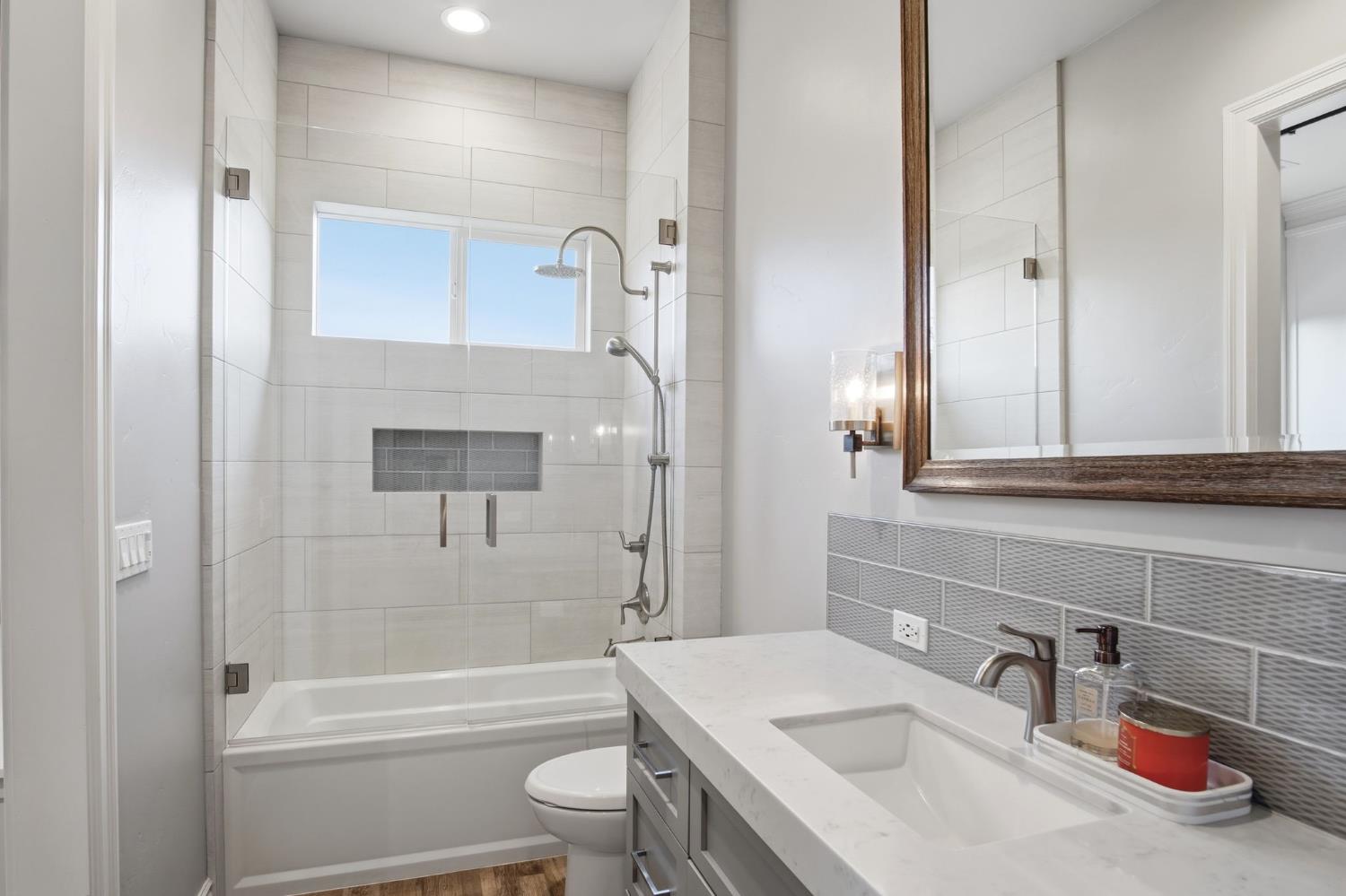 10407 Fox Borough Dr, Oakdale, CA 95361