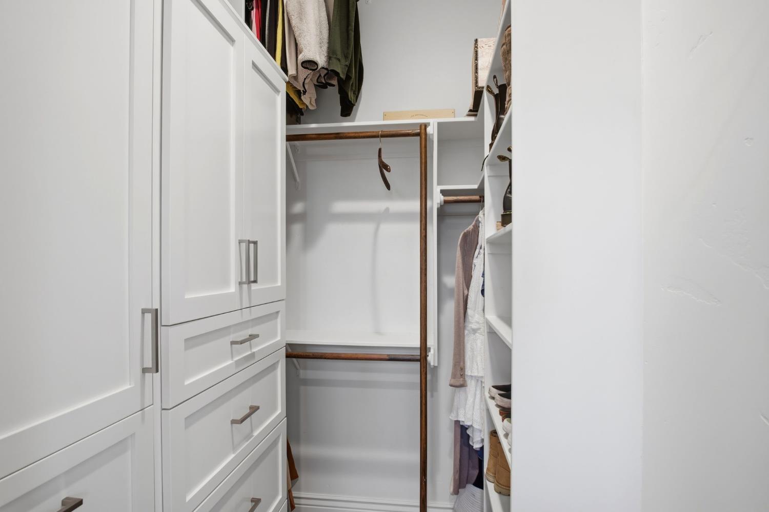 10407 Fox Borough Dr, Oakdale, CA 95361