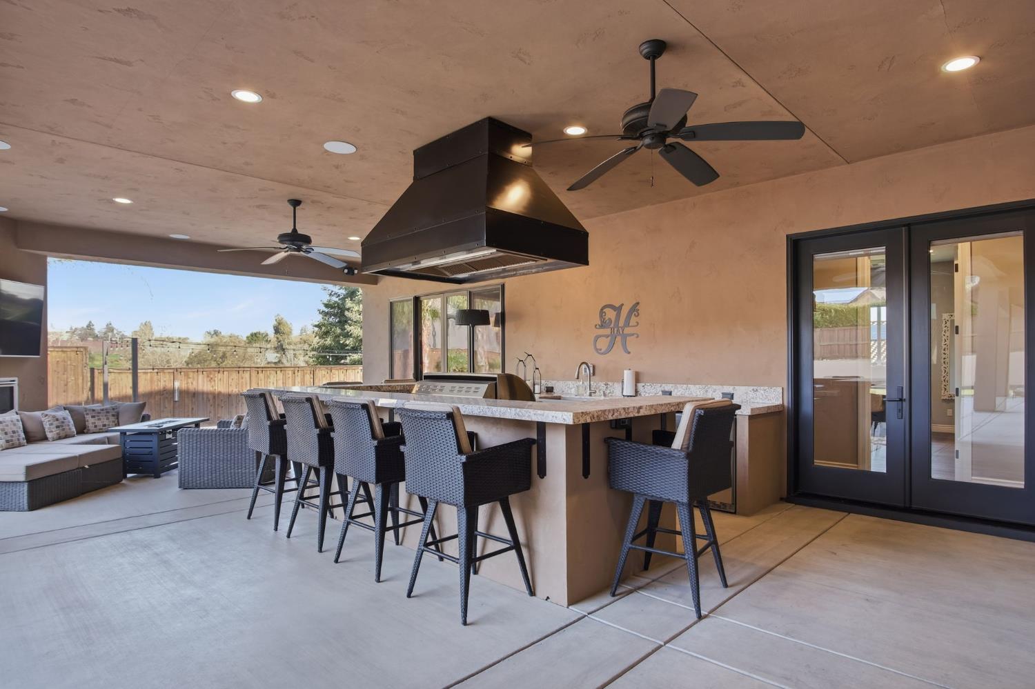 10407 Fox Borough Dr, Oakdale, CA 95361