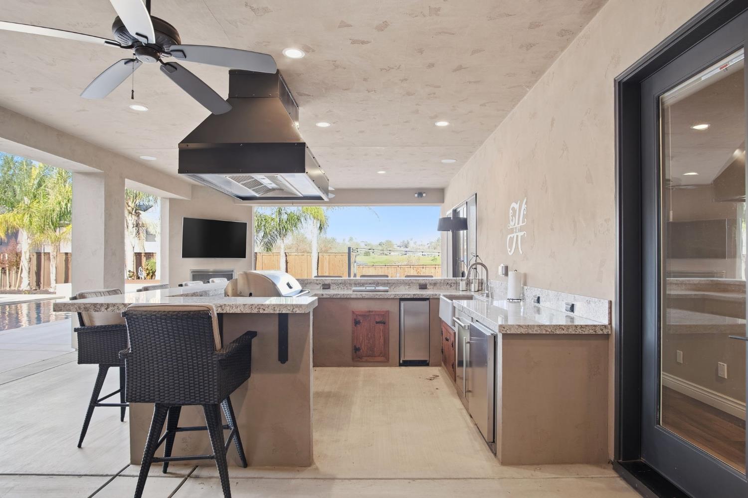 10407 Fox Borough Dr, Oakdale, CA 95361