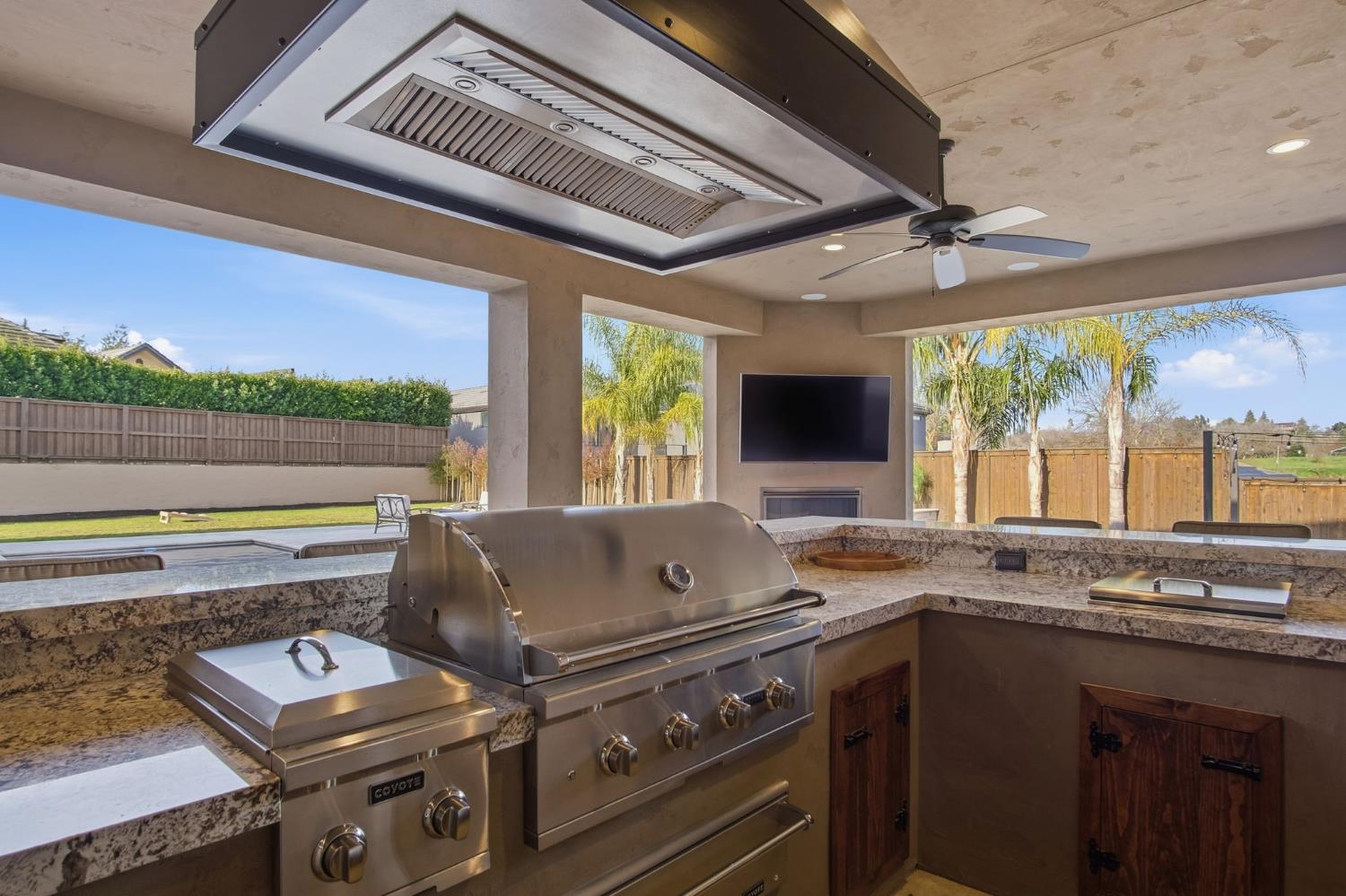 10407 Fox Borough Dr, Oakdale, CA 95361