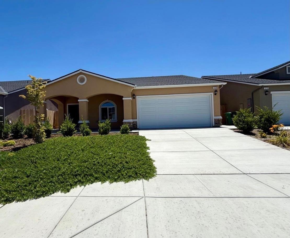 1220 E Orange St, Avenal, CA 93204