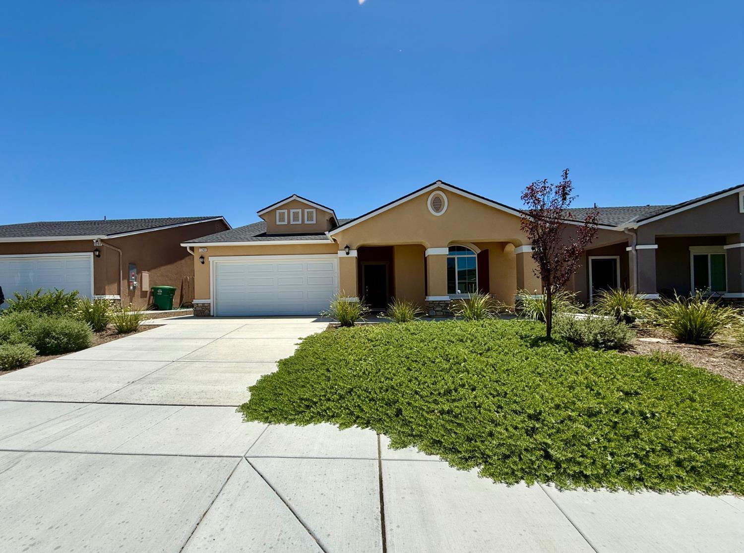 1240 E Orange St, Avenal, CA 93204