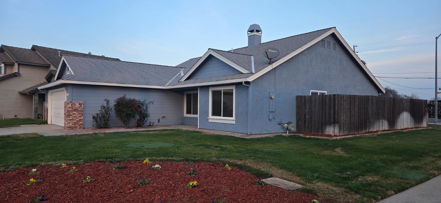 1680 Michele Way, Escalon, CA 95320