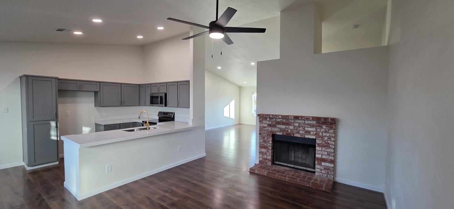 1680 Michele Way, Escalon, CA 95320