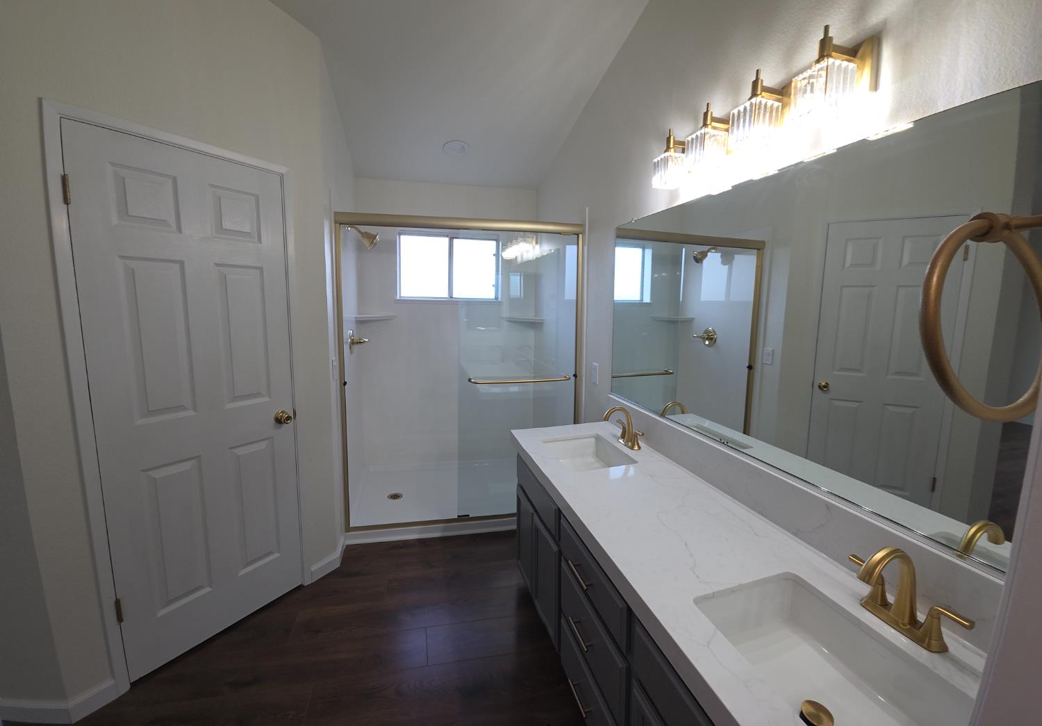 1680 Michele Way, Escalon, CA 95320