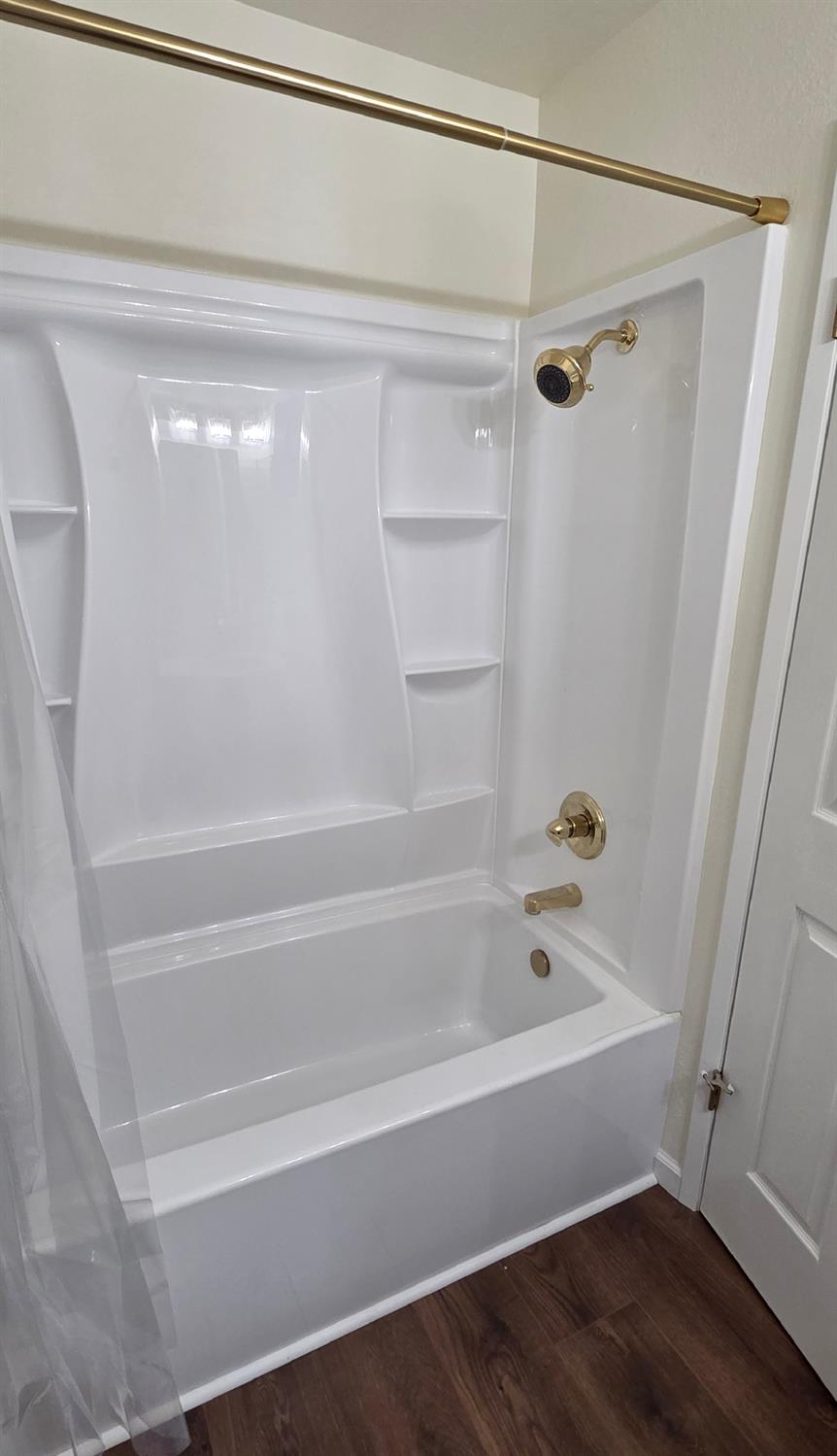 1680 Michele Way, Escalon, CA 95320