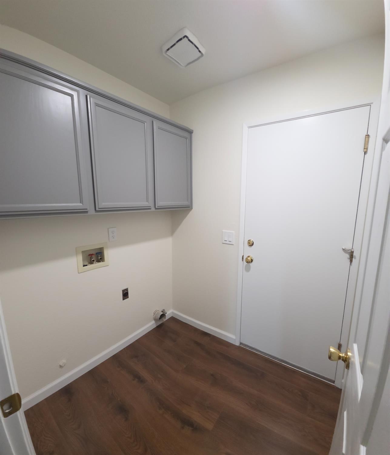 1680 Michele Way, Escalon, CA 95320