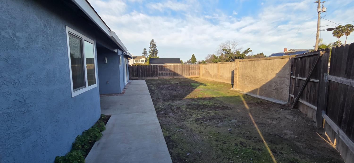 1680 Michele Way, Escalon, CA 95320