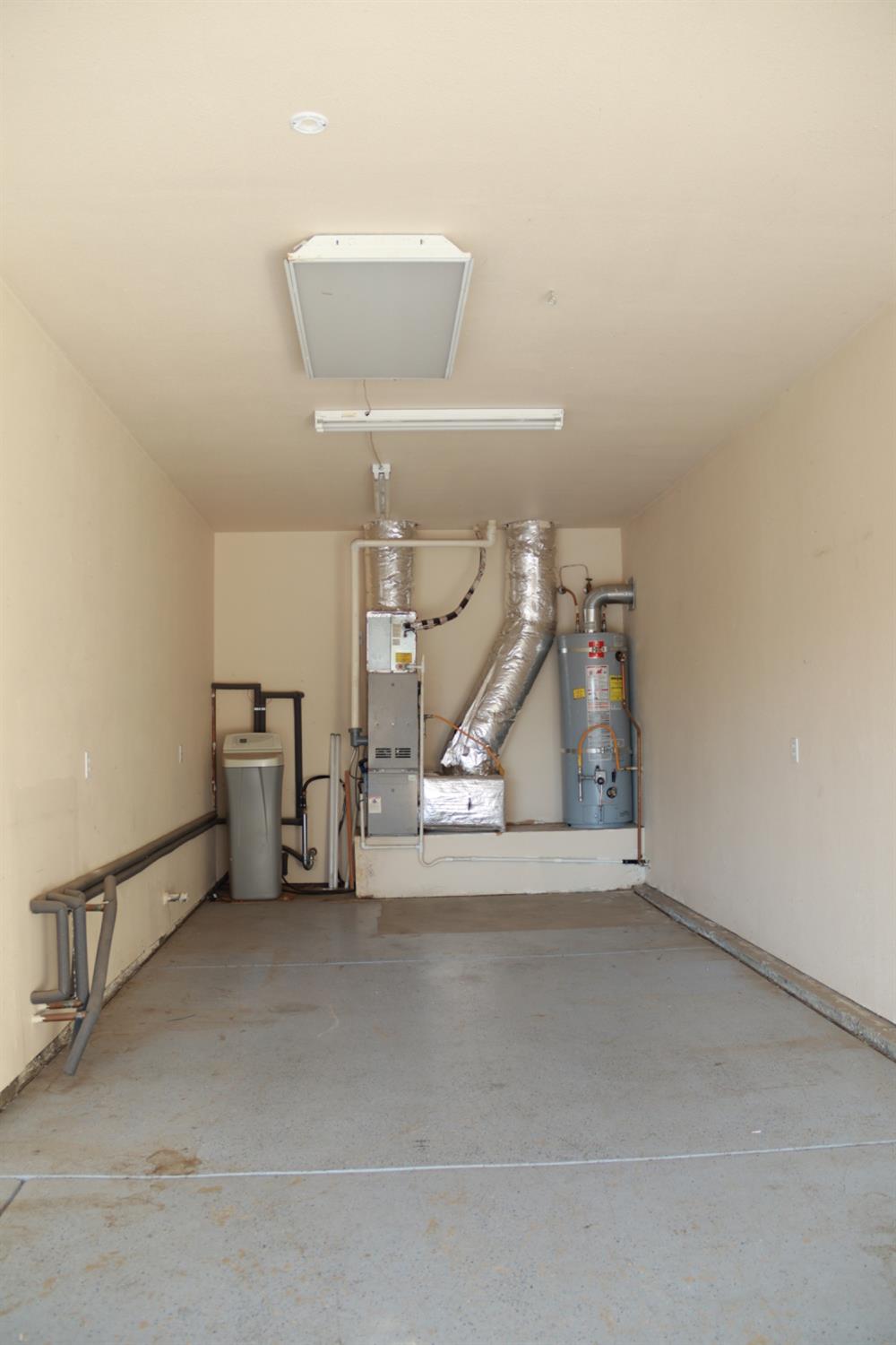 2607 Allegiance Ln, Riverbank, CA 95367