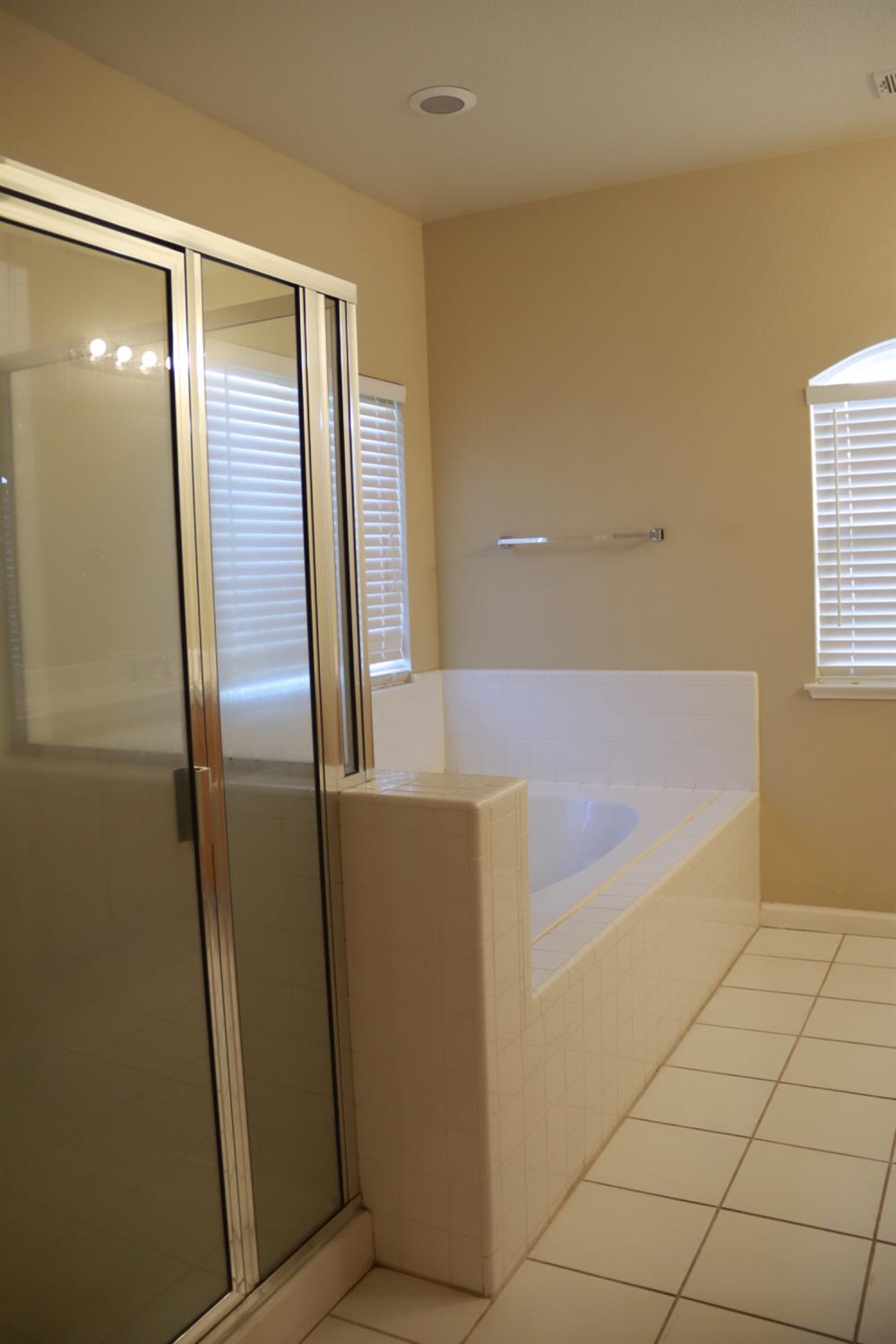 2607 Allegiance Ln, Riverbank, CA 95367