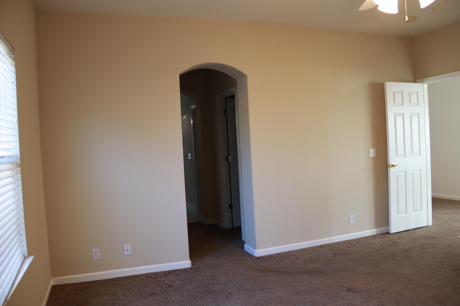 2607 Allegiance Ln, Riverbank, CA 95367