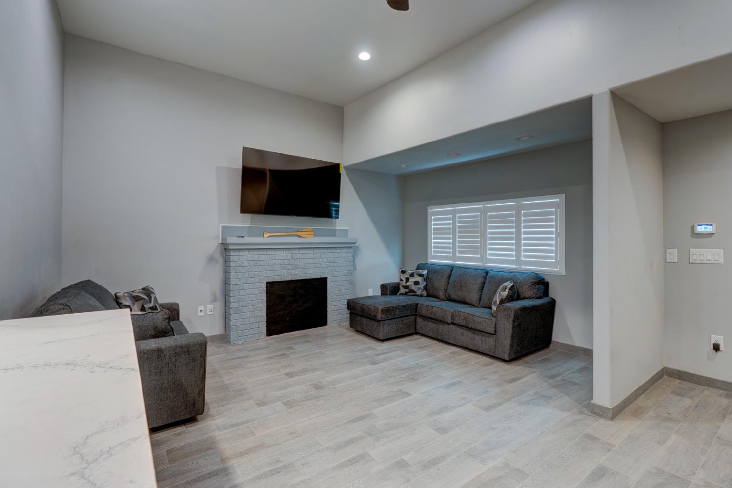 15 E 22nd St, Merced, CA 95340