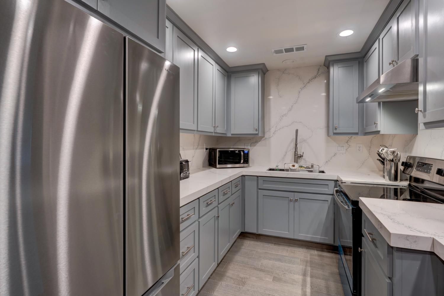 15 E 22nd St, Merced, CA 95340
