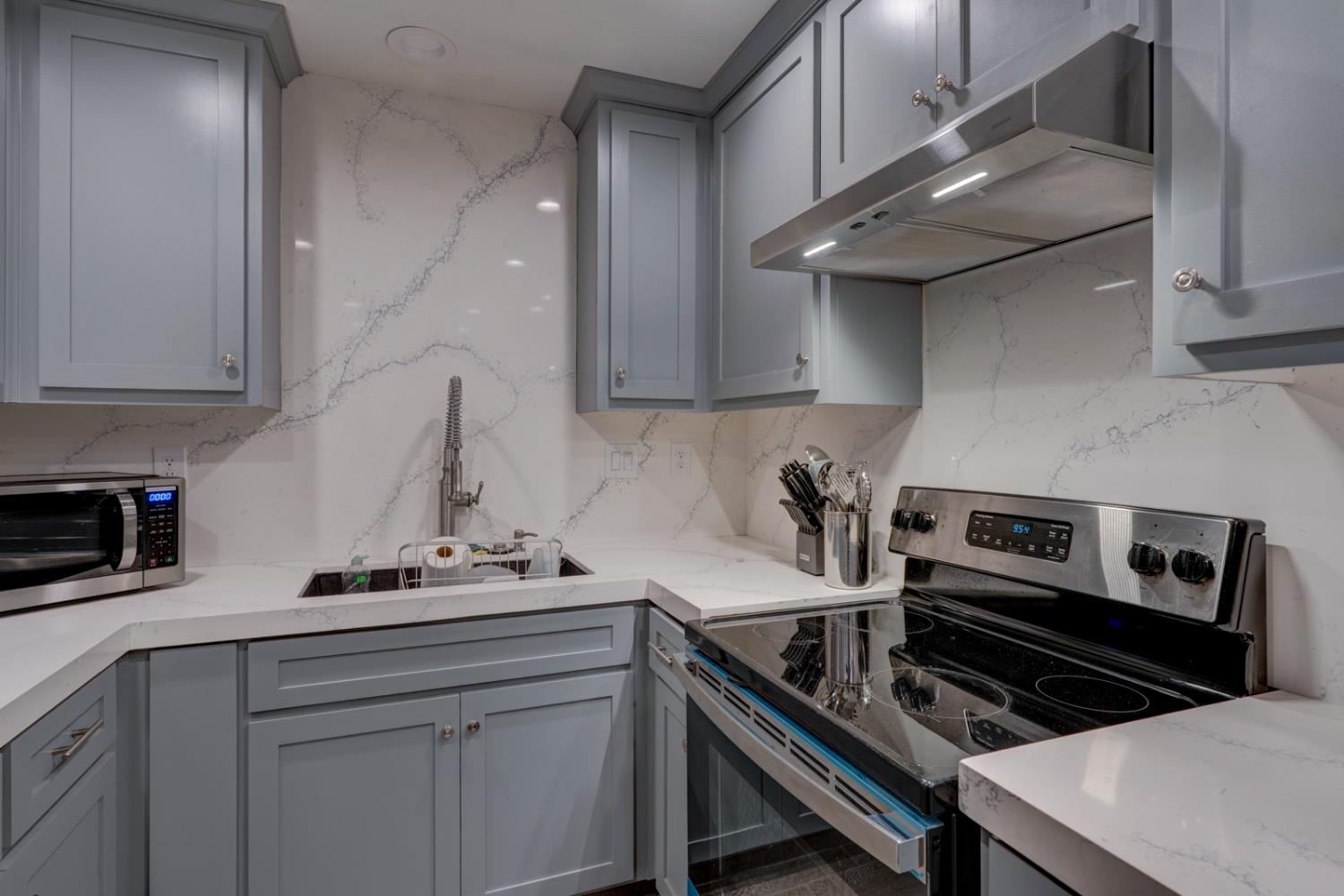 15 E 22nd St, Merced, CA 95340