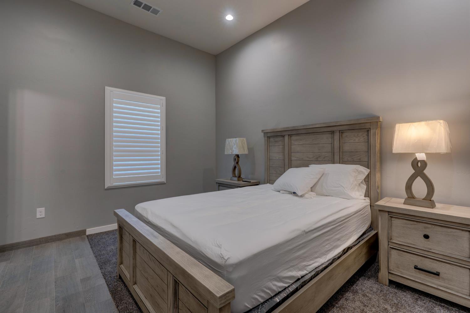 15 E 22nd St, Merced, CA 95340